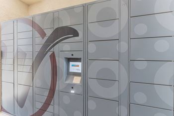Package locker hub